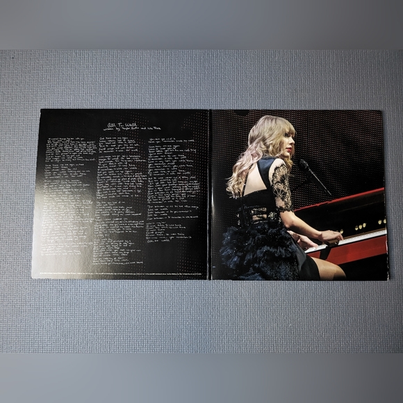 Red Taylor's Version vinyl - Picture 5 of 11